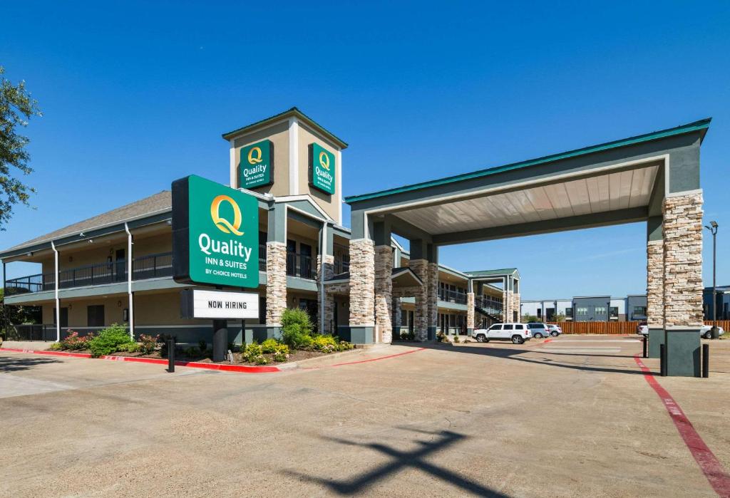 Quality Inn & Suites Garland - East Dallas